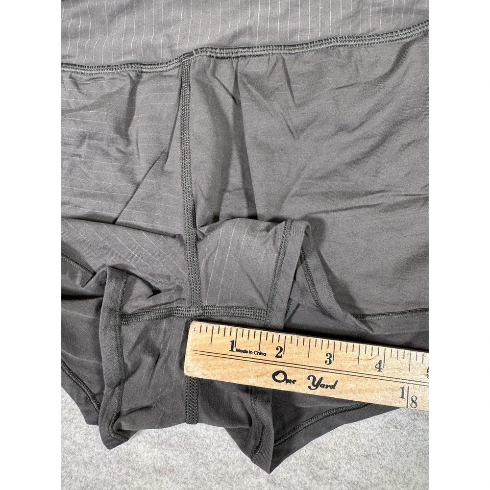 Lululemon Running Shorts Womens 6 Gray Lined Zip‎ Pocket Mesh Split Hem 3 In Run